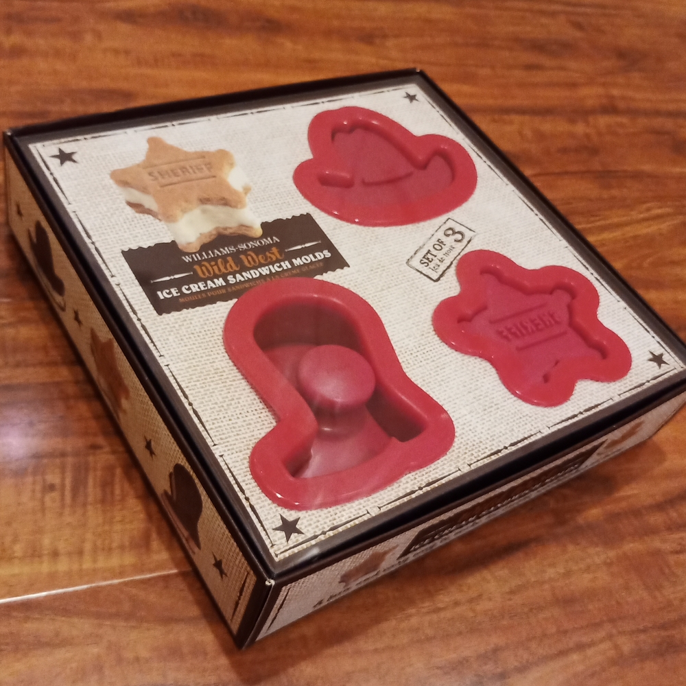 NWOT Williams Sonoma Wild West Ice Cream Sandwich Molds